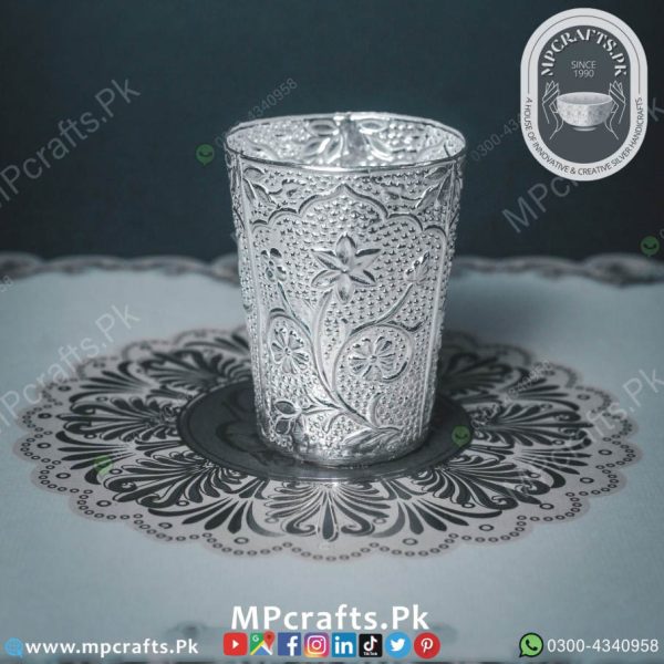 Glass - Image 3