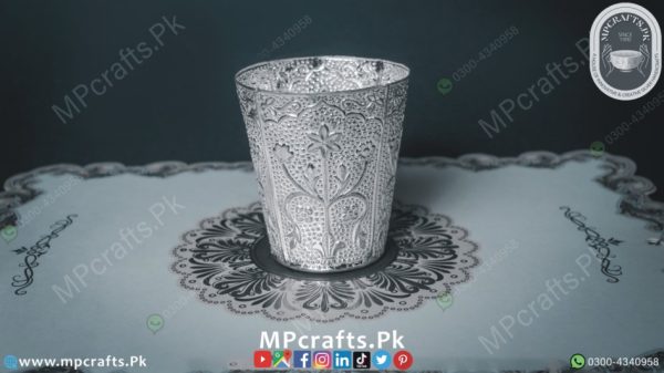 Glass - Image 4